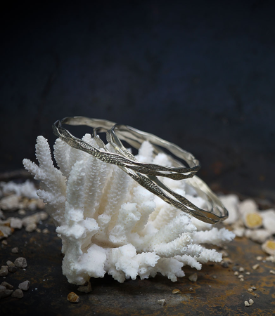 Bracelets jonc en argent massif signè Lovely Storm.