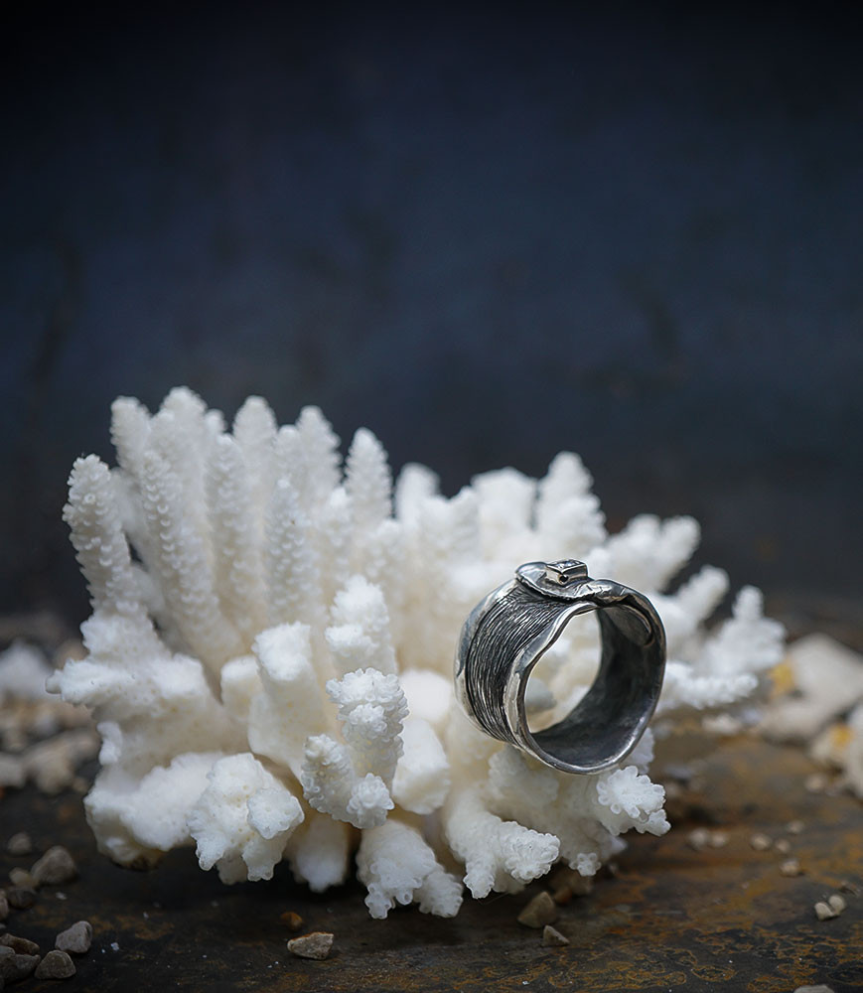 Bague en argent et diamant piéce unique signé Lovely Storm.