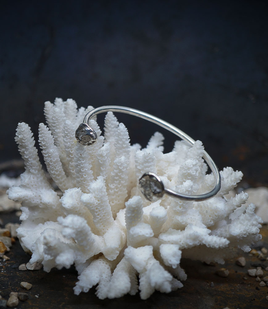 Bracelet en argent massif style esclave pièce unique Lovely Storm Collection.