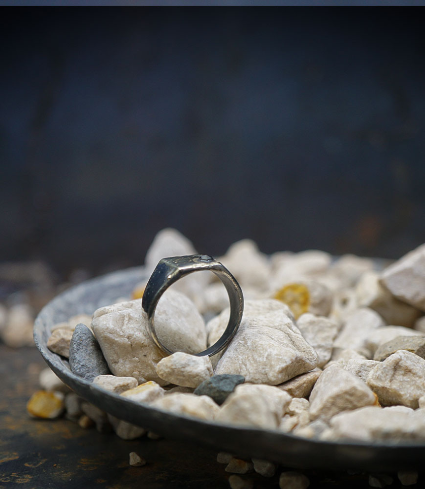 Pièce unique en argent, or et diamant noir (Lovely Storm Collection).