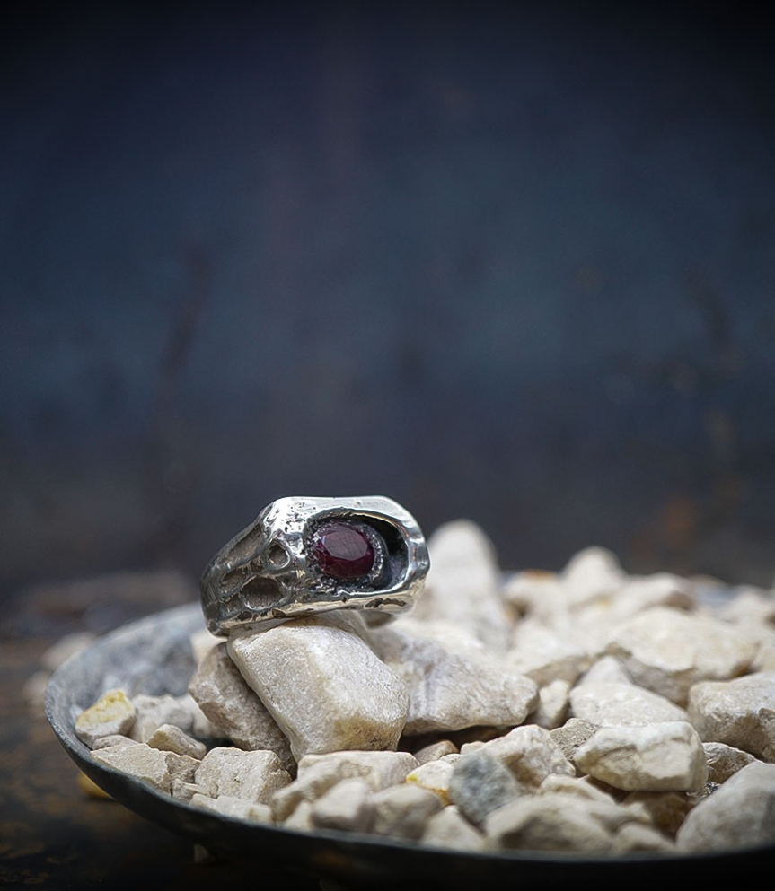 Bague rubis et argent massif (piece unique Krazystones).