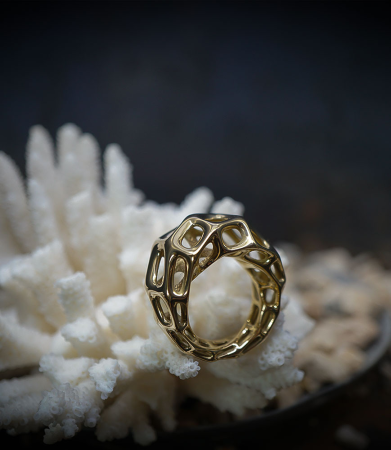 Bague de créatrice en or 750/1000 pièce unique signé Lovely Storm.