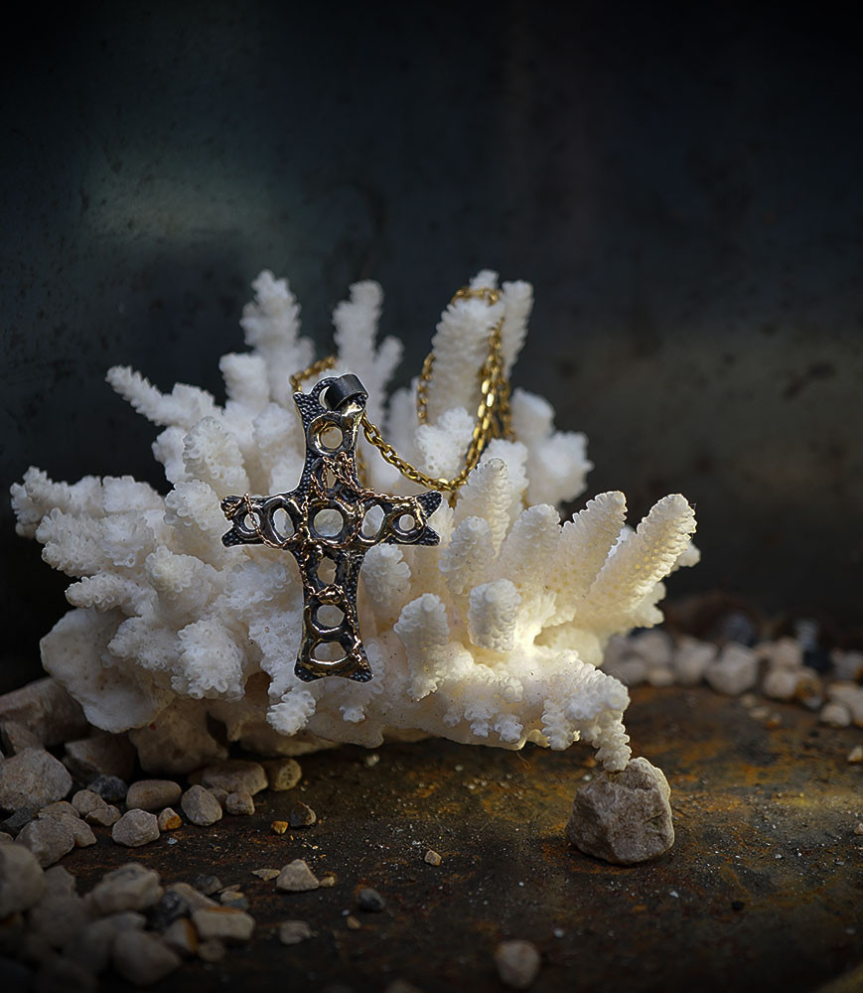 Croix en Or et Argent Massif piéce unique signè Lovely Storm.