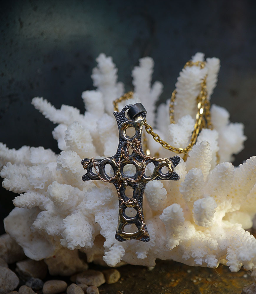 Croix en Or et Argent Massif piéce unique signè Lovely Storm.