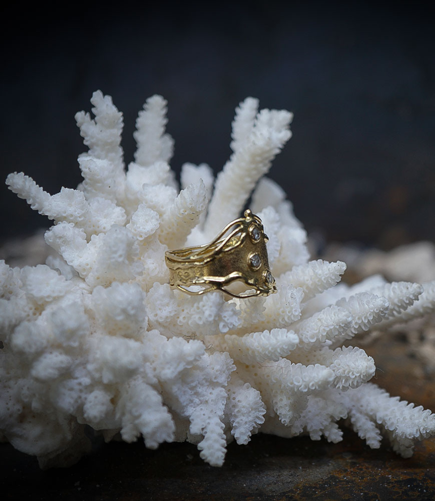 Bague de créatrice en or et diamants