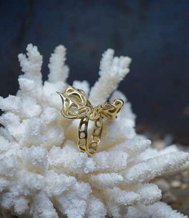 Bague de créatrice en or pièce unique signé Lovely Storm.