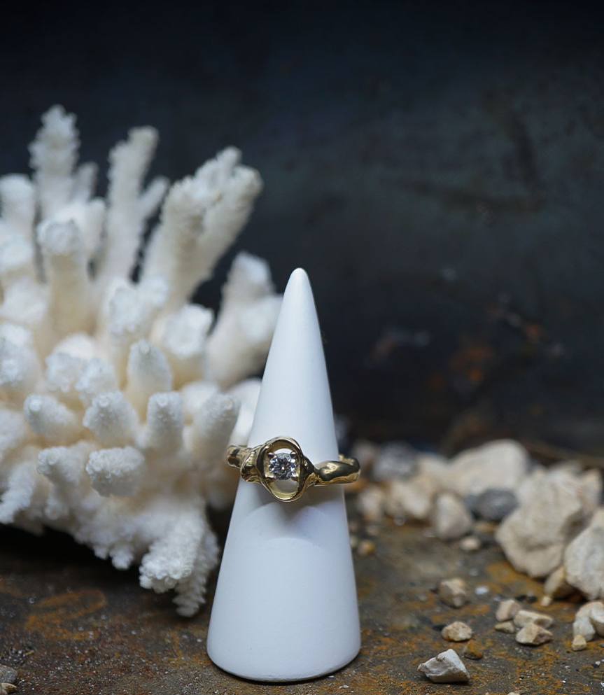 Bague Diamant et Or 18 KT pièce unique créé a la bijouterie Barrouyer.