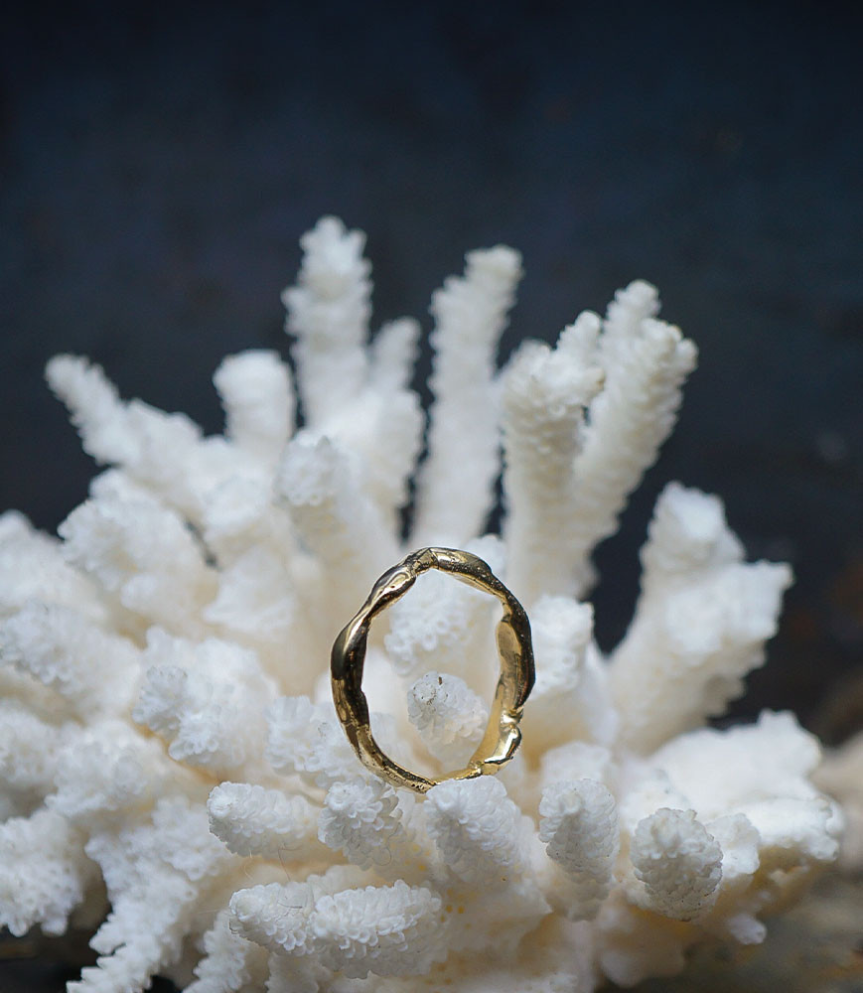 Anneau en or 750/1000 piéce unique créé a la bijouterie Barrouyer.