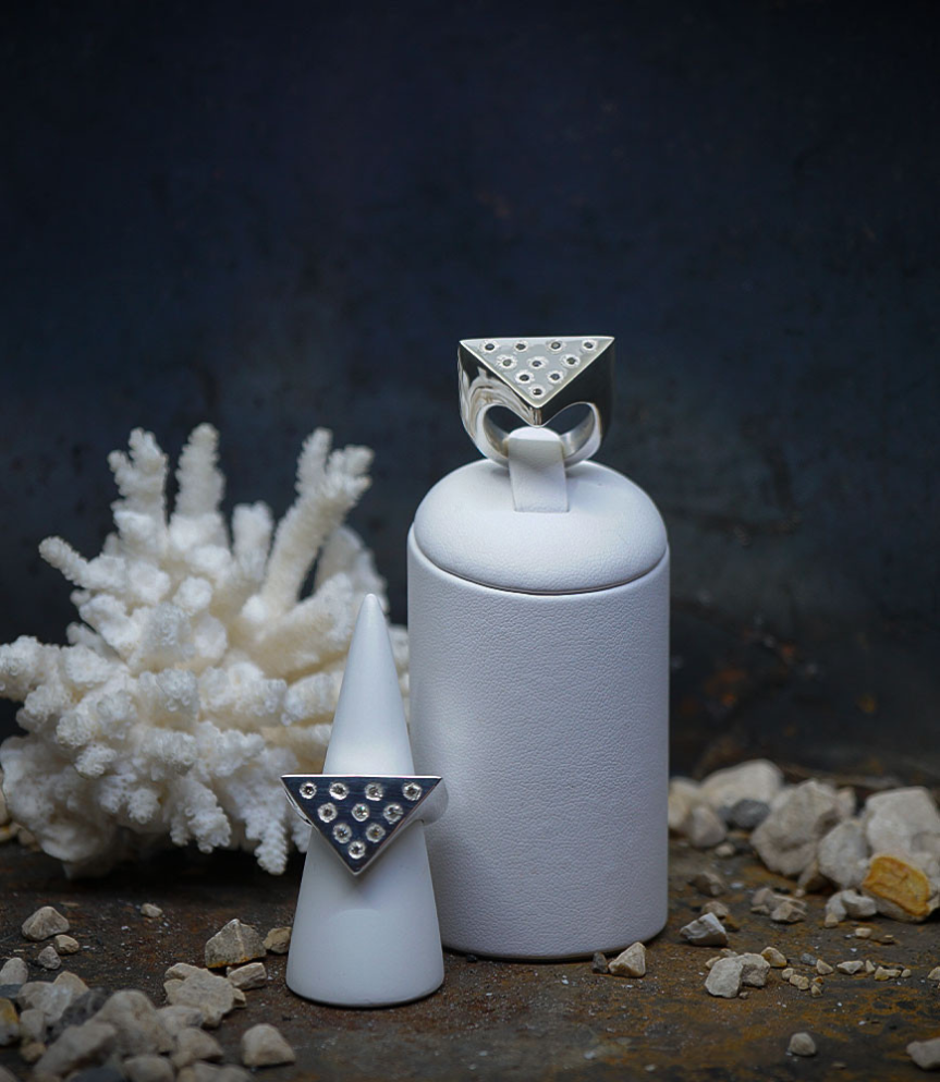 Bague Argent Massif et Diamants piéce unique créé a la bijouterie Barrouyer.