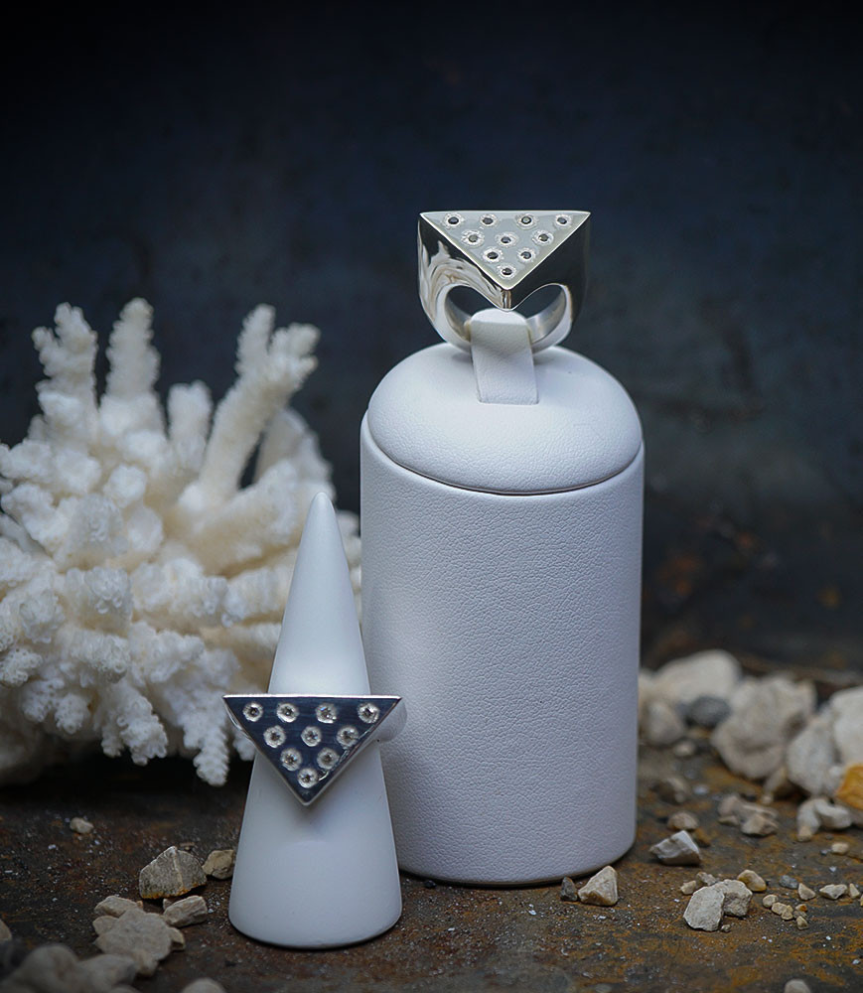 Bague Argent Massif et Diamants piéce unique créé a la bijouterie Barrouyer.