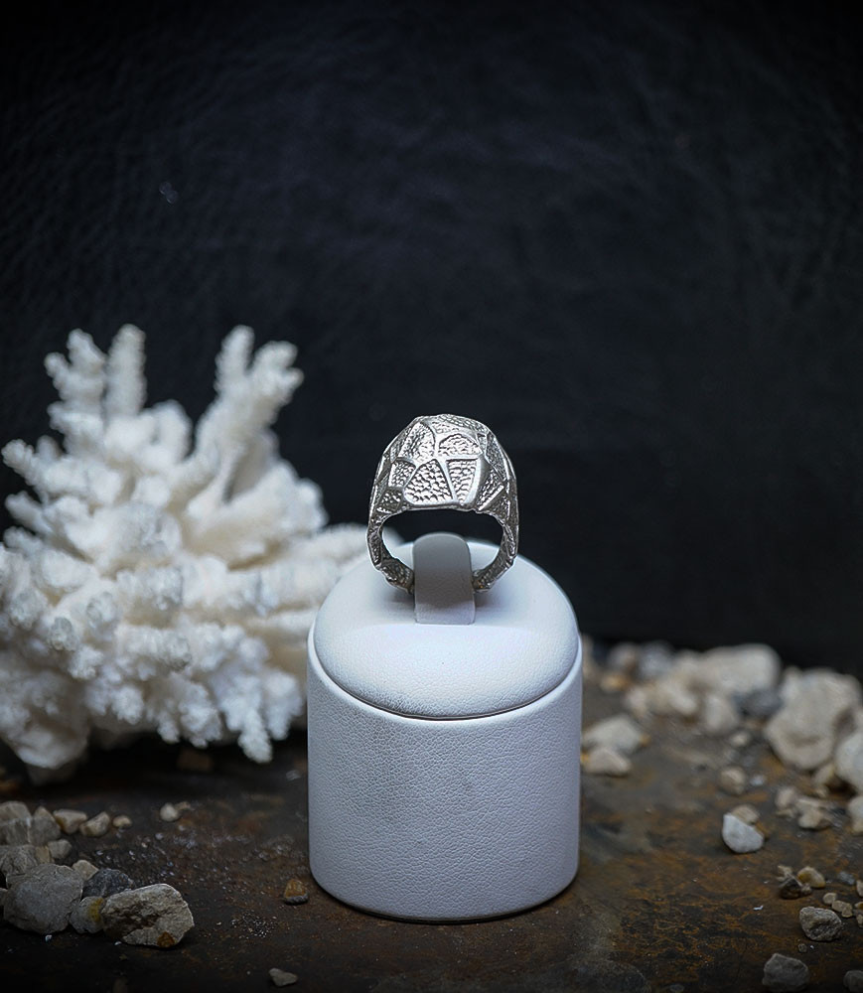 Bague de créatrice en argent massif pièce unique signé Lovely Storm