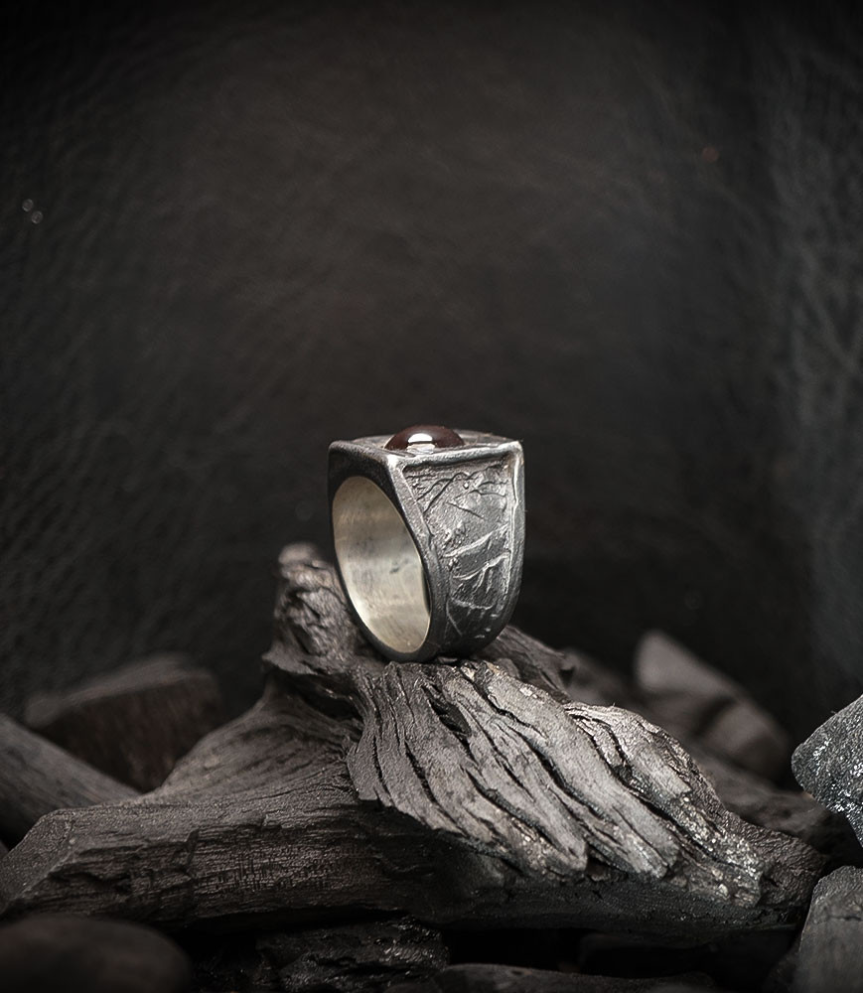 Bague en Argent massif et Oeil de taureau piéce unique créé dans mon atelier.