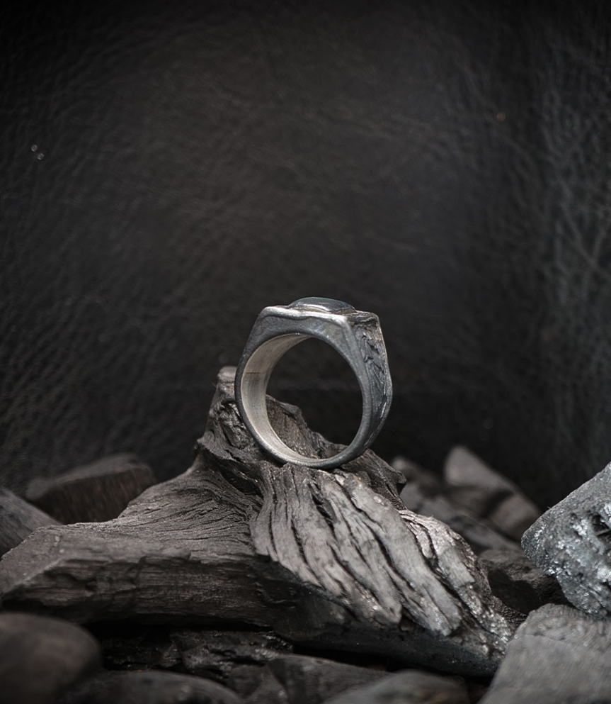 Bagues Argent Massif et labradorite piéce unique créé dans mon atelier.