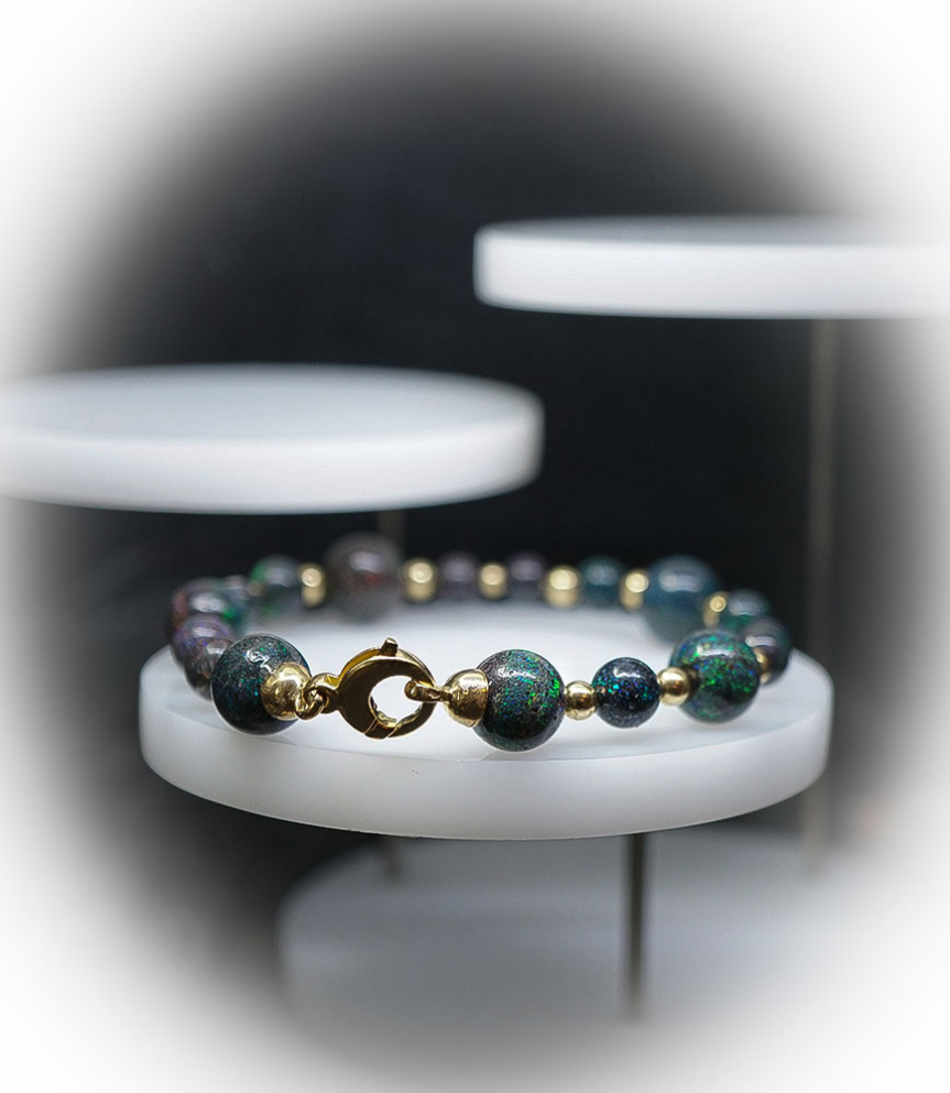 Lovely Storm Collection - bracelet Opale et or 18 KT. Matière: Or 750/1000 (3,79 gramme) Pierre: Opale (58,55 carats)