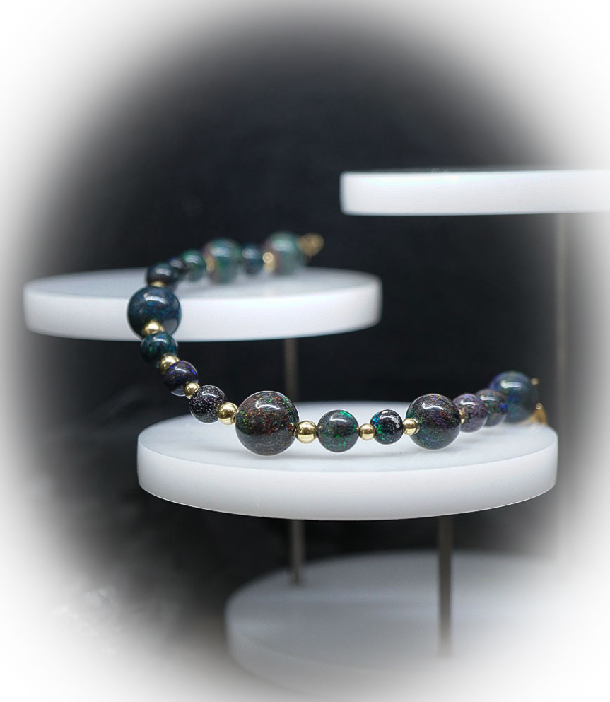 Lovely Storm Collection - bracelet Opale et or 18 KT. Matière: Or 750/1000 (3,79 gramme) Pierre: Opale (58,55 carats)