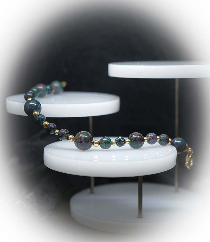 Lovely Storm Collection - bracelet Opale et or 18 KT. Matière: Or 750/1000 (3,79 gramme) Pierre: Opale (58,55 carats)