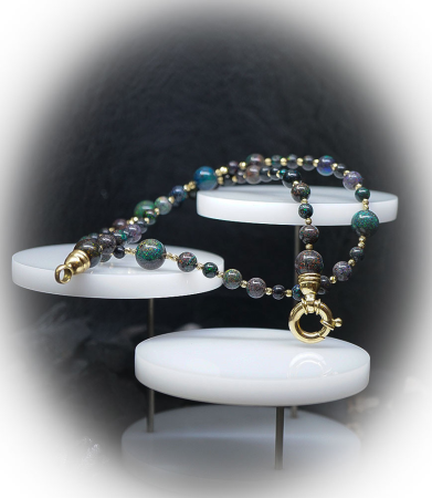 Collier Opale et Or 18KT Matière: Or 750/1000 (13 grammes)  Pierre: Opales (101 carats)