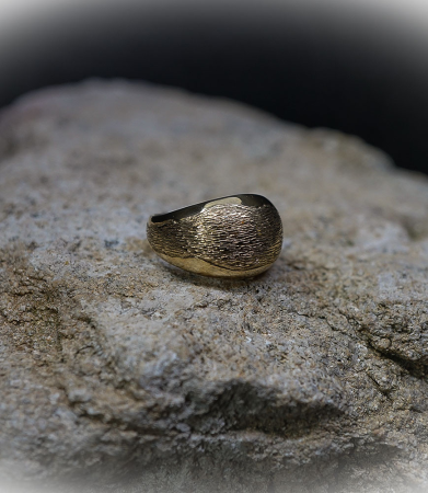 Bague en Or 18 KT.  Matière: Or 750/1000  Poids: 5,6 grammes