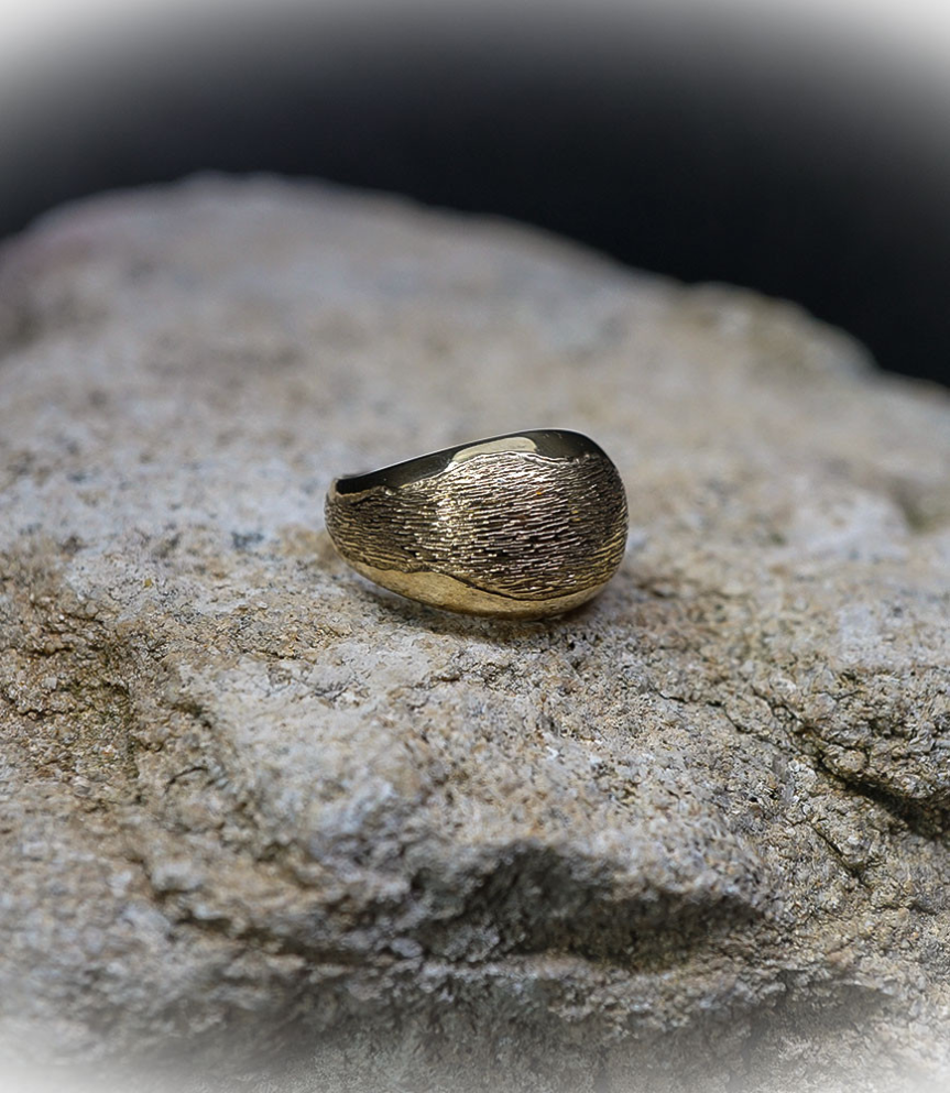 Bague en Or 18 KT.  Matière: Or 750/1000  Poids: 5,6 grammes