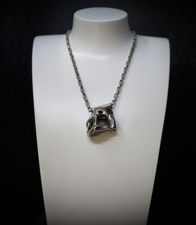 Pendentif en Argent Massif  Matière: Argent massif 925/1000 Pierre: Non Poids: 14,2 grammes