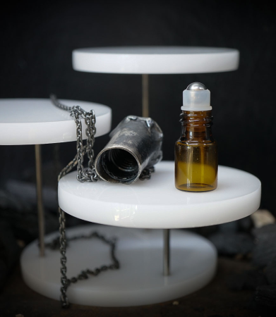 Collier en Argent Massif  Matière: Argent massif 925/1000 Pierre: Non Poids: 38 grammes Ce pendentif roll-on, une création astuc