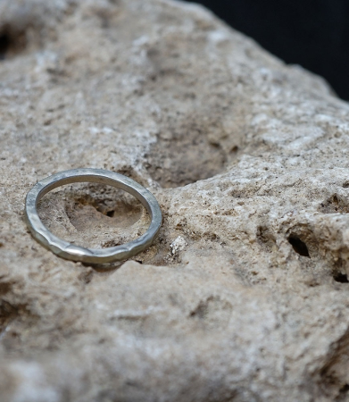 Lovely Storm Collection - Bague Argent Massif satiner.   Matière: Argent massif 925/1000 Pierre: Non Poids: 2 grammes