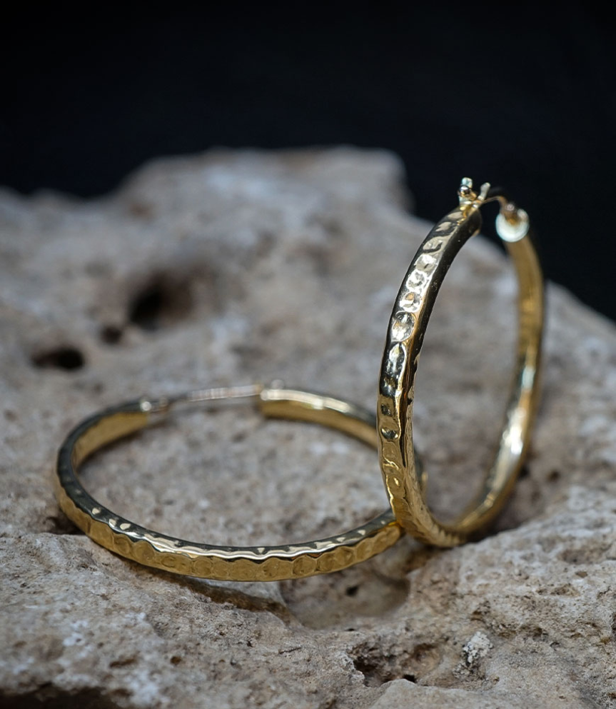 Boucles d'oreilles en or 750/ 1000 de la nouvelle collection de Lovely Storm.