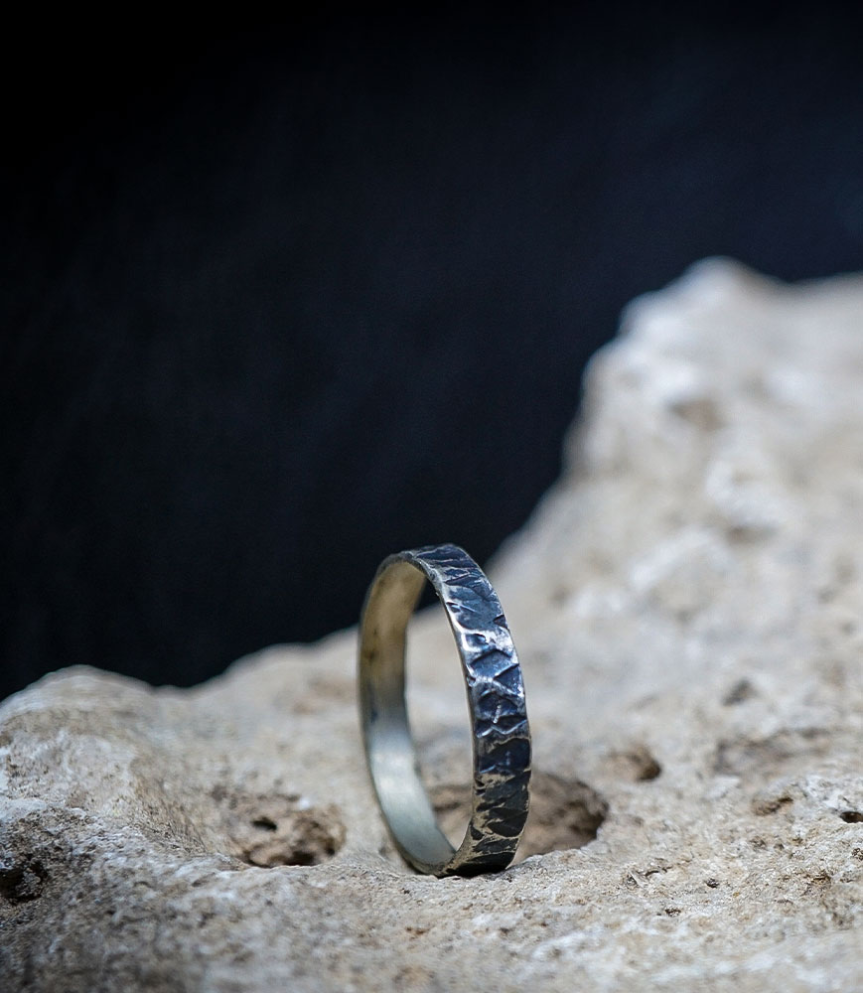 réalisée et emballée exclusivement dans l’entreprise, faite à la main avec le plus grand soin et une passion infinie