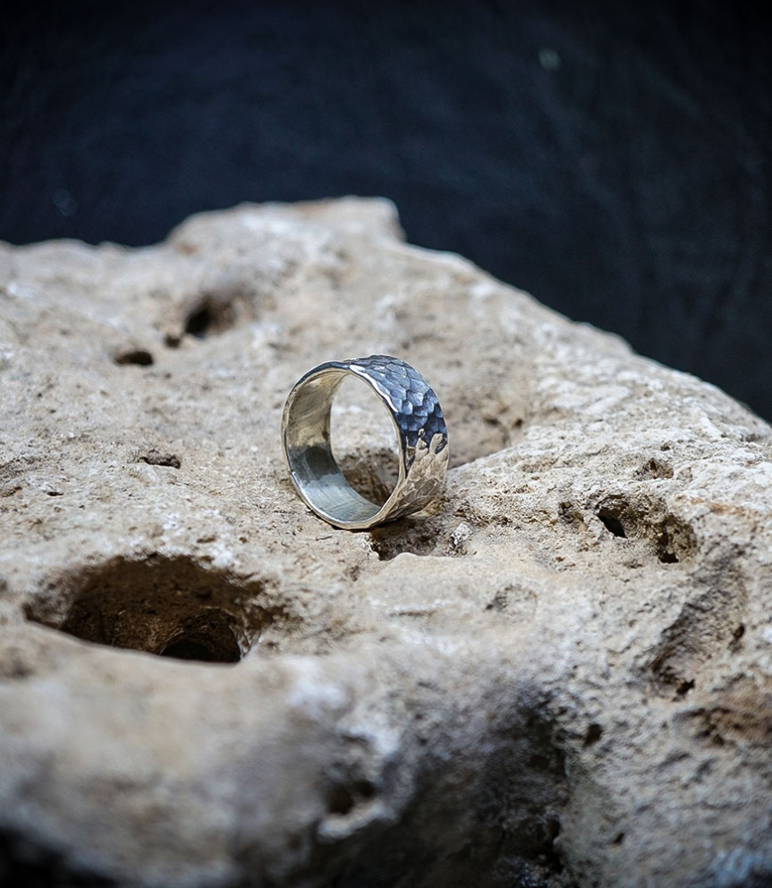 Lovely Storm Collection - Sterling Silver Hammered Ring    Material: 925 Sterling Silver  Stone: No  Weight: 6.2 grams