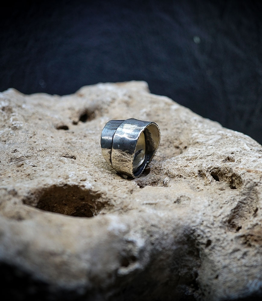 Lovely Storm Collection - Sterling Silver Ring (19mm width)    Material: 925 Sterling Silver  Stone: No  Weight: 9.4 grams