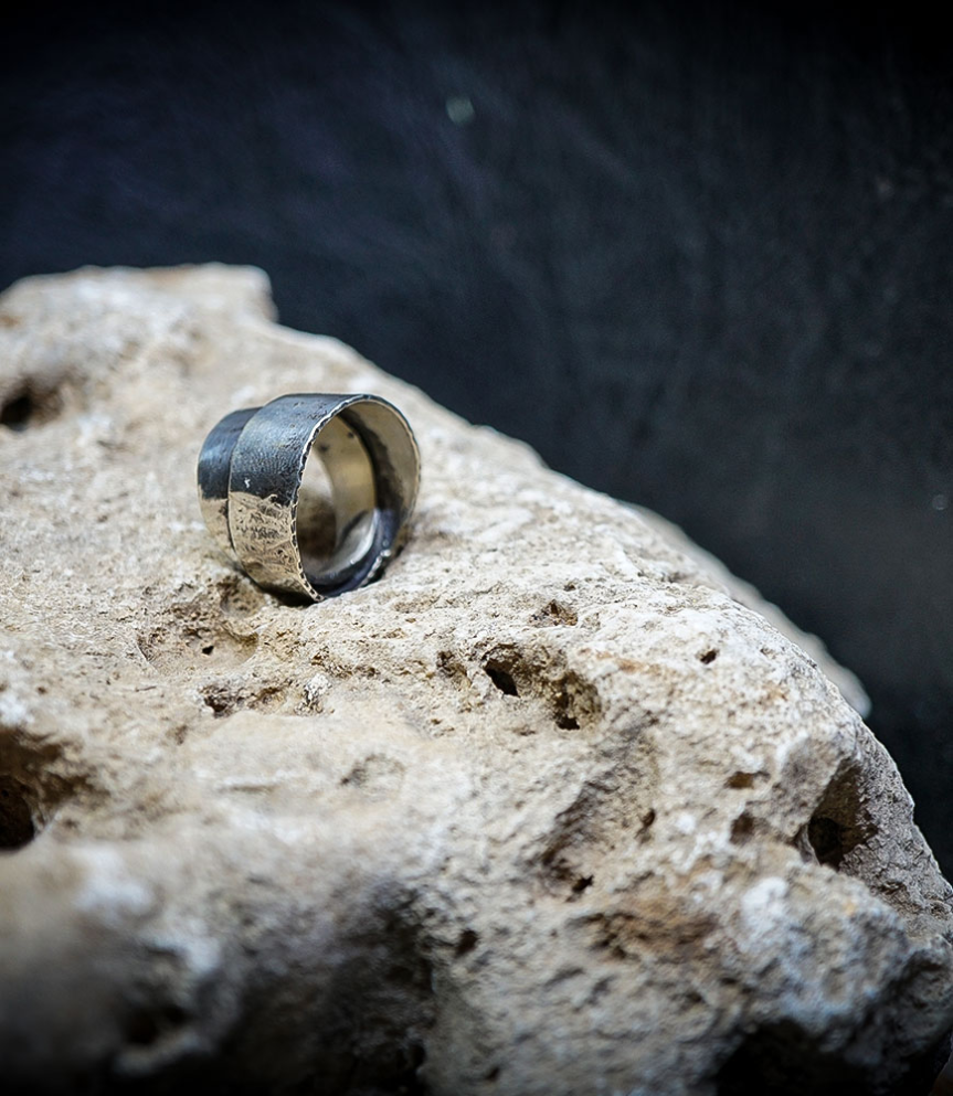 Lovely Storm Collection - Sterling Silver Ring (19mm width)    Material: 925 Sterling Silver  Stone: No  Weight: 9.4 grams
