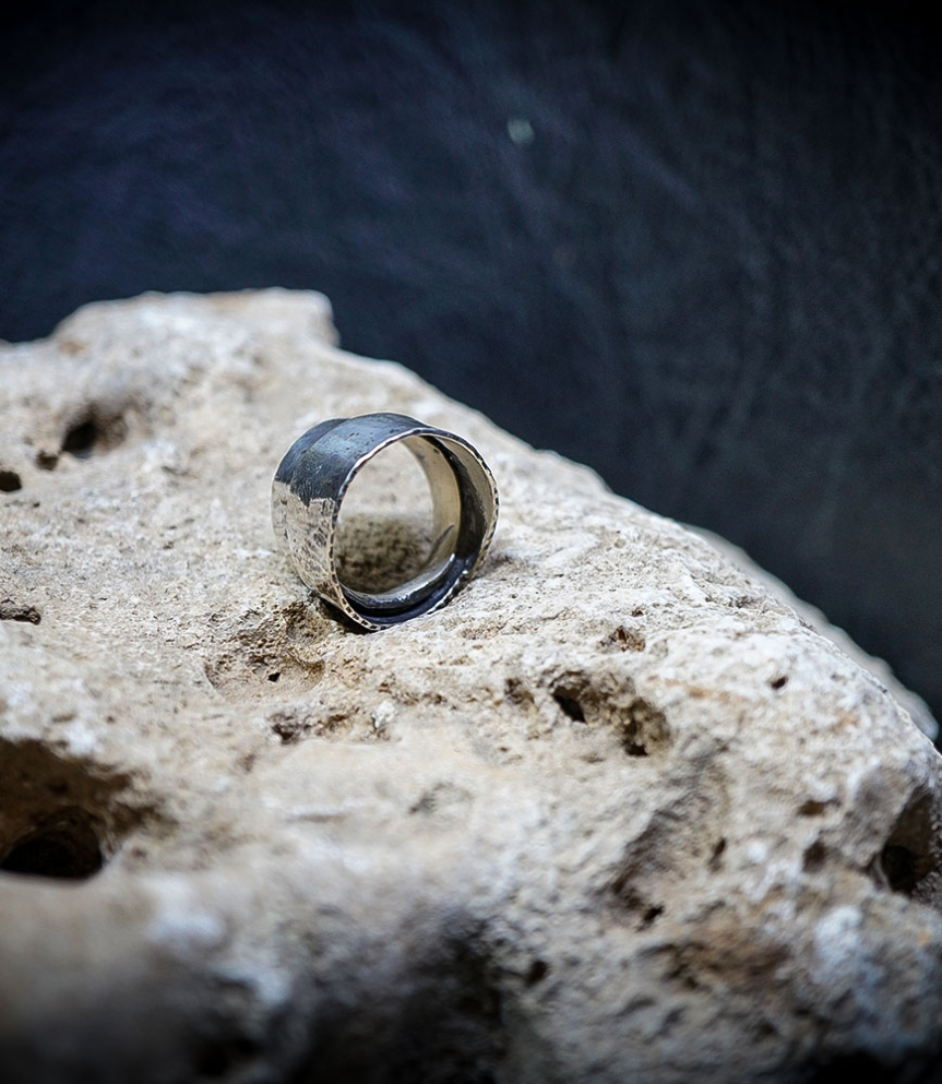 Lovely Storm Collection - Sterling Silver Ring (19mm width)    Material: 925 Sterling Silver  Stone: No  Weight: 9.4 grams