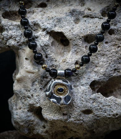 créatrice de bijoux chez mad lords paris instalé a carpentras