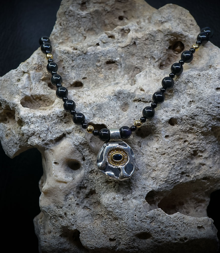 créatrice de bijoux chez mad lords paris instalé a carpentras