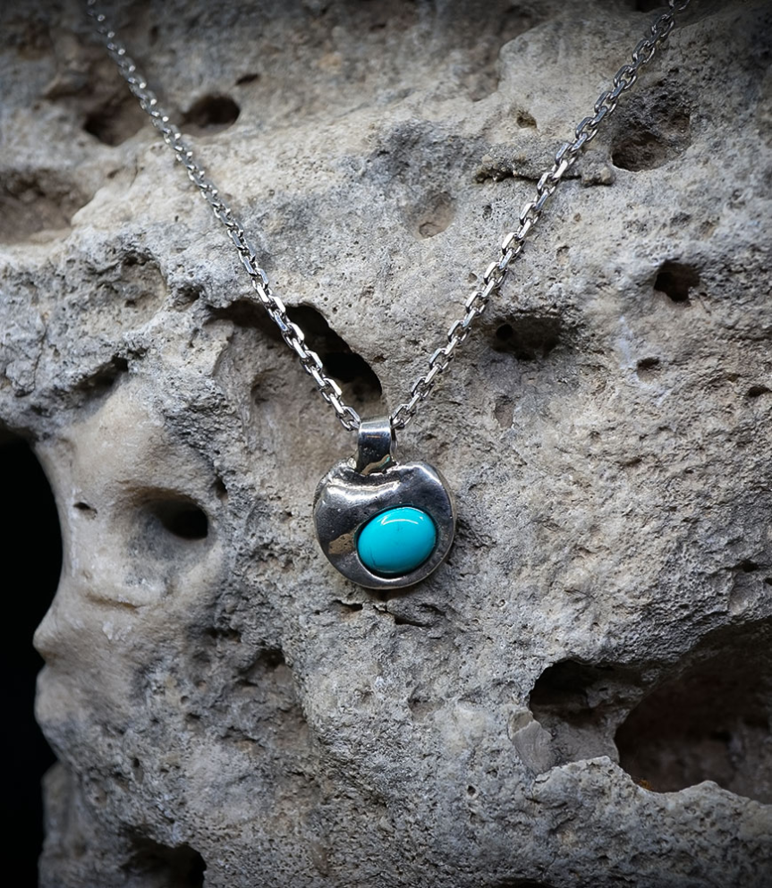 Lovely Storm Collection - Collier Turquoise en Argent Massif  Matière: Argent massif 925/1000 Pierre: Turquoise 2,6 carats  Poid