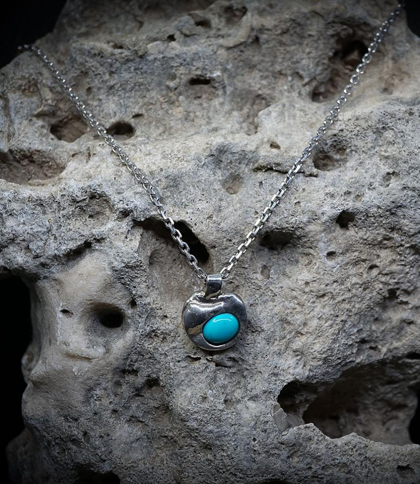 Lovely Storm Collection - Collier Turquoise en Argent Massif  Matière: Argent massif 925/1000 Pierre: Turquoise 2,6 carats  Poid