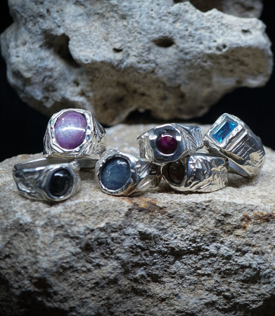 Krazy Stones    Krazy Stones is a raw jewelry brand born in Carpentras, where stone, fire, and raw materials reign supreme. Here