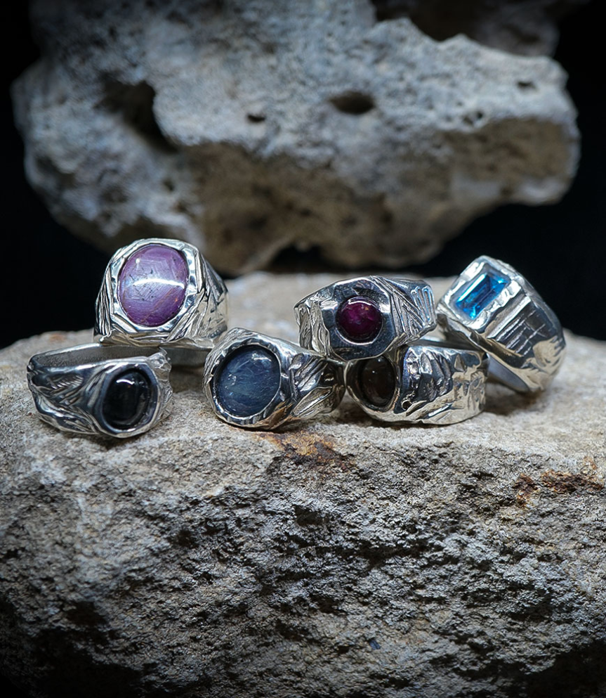 Krazy Stones    Krazy Stones is a raw jewelry brand born in Carpentras, where stone, fire, and raw materials reign supreme. Here