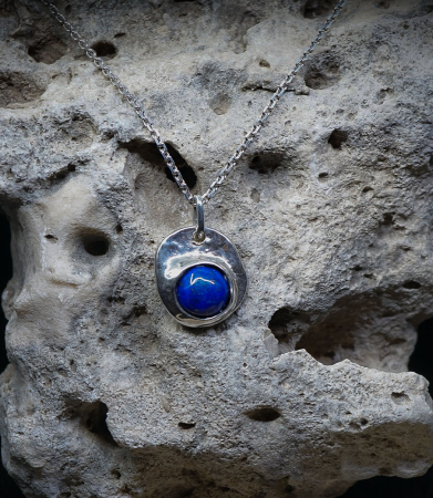Lovely Storm Collection - Collier lapis lazuli en Argent Massif  Matière: Argent massif 925/1000 Pierre: Turquoise 2,85 carats  