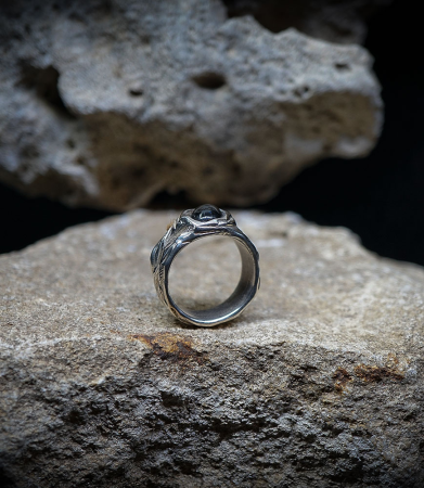 Bagues Argent Massif et opsidienne  Matière: Argent massif 925/1000 Pierre:  Opsidienne (1.40 carats) Poids: 20,5 grammes