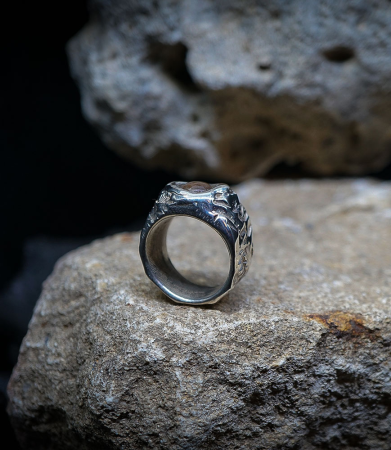 Mes bijoux sont également disponibles à Paris chez Mad Lords (316 rue Saint-Honoré)