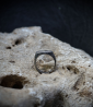 bague en argent vieilli martelé sertie d'un diamant