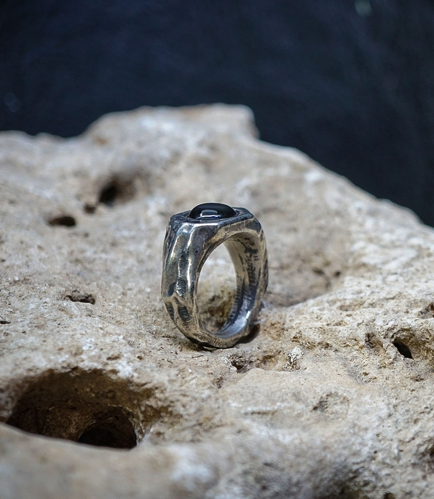 Bagues Argent Massif et Saphir etoilé  Matière: Argent massif 925/1000 Pierre: Saphir  (1.85 carats) Poids: 14,5 grammes