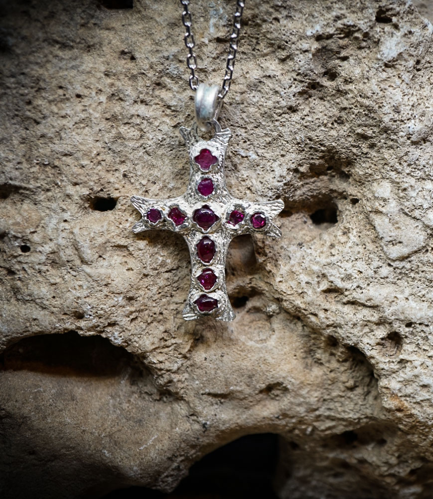 Lovely Storm Collection - Collier en Argent Massif et Rubis.  Matière: Argent massif 925/1000 Pierre:  Rubis 2,64 carats Poids: 