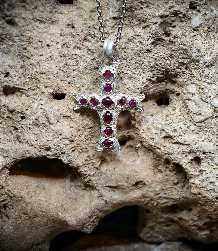 Lovely Storm Collection - Collier en Argent Massif et Rubis.  Matière: Argent massif 925/1000 Pierre:  Rubis 2,64 carats Poids: 