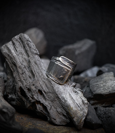 Héphaïstos Collection - Bague Argent Massif  Matière: Argent massif 925/1000 Pierre: Non Poids: 17,8 grammes