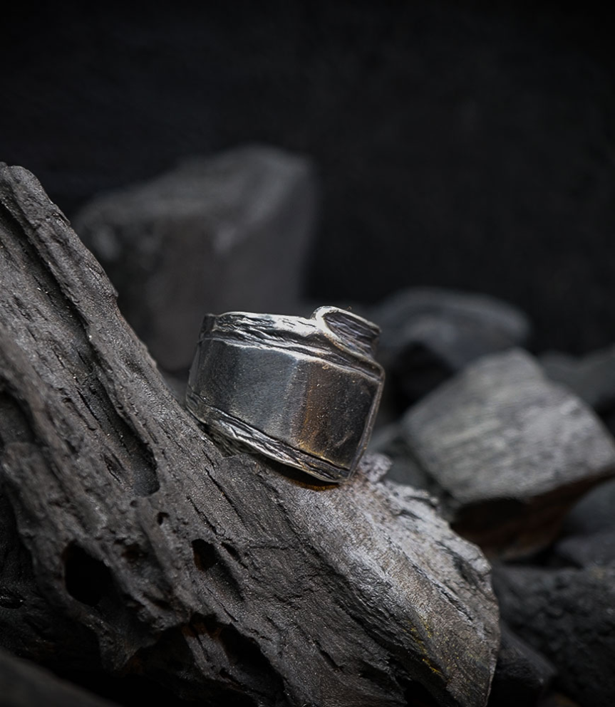 Héphaïstos Collection - Bague Argent Massif  Matière: Argent massif 925/1000 Pierre: Non Poids: 17,8 grammes