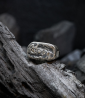 Bague Argent Massif et Diamant.  Matière: Argent massif 925/1000 Pierre: Diamants (0,25 carat) Poids: 24,7 grammes