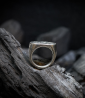 Bague Argent Massif et Diamant.  Matière: Argent massif 925/1000 Pierre: Diamants (0,25 carat) Poids: 24,7 grammes