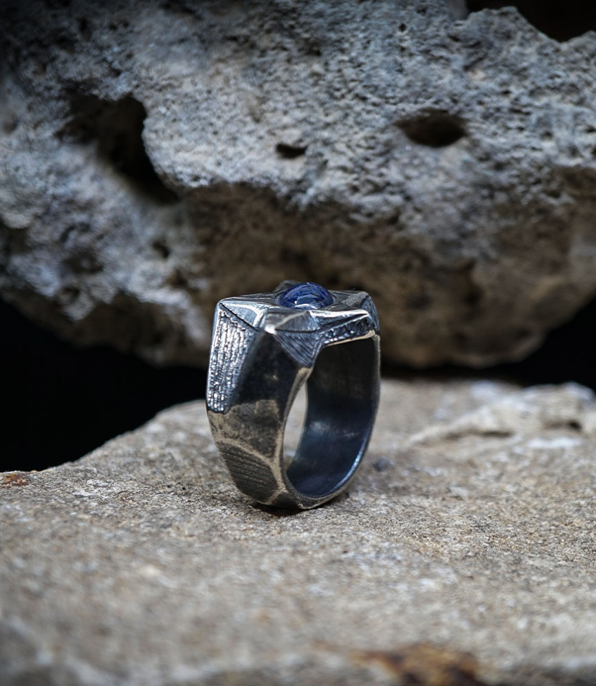 Sterling Silver and Star Sapphire Rings    Material: 925 Sterling Silver  Stone: Sapphire (1.25 carats)  Weight: 23.5 grams